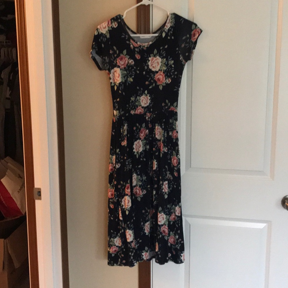 Reb & j mid length dress with pockets